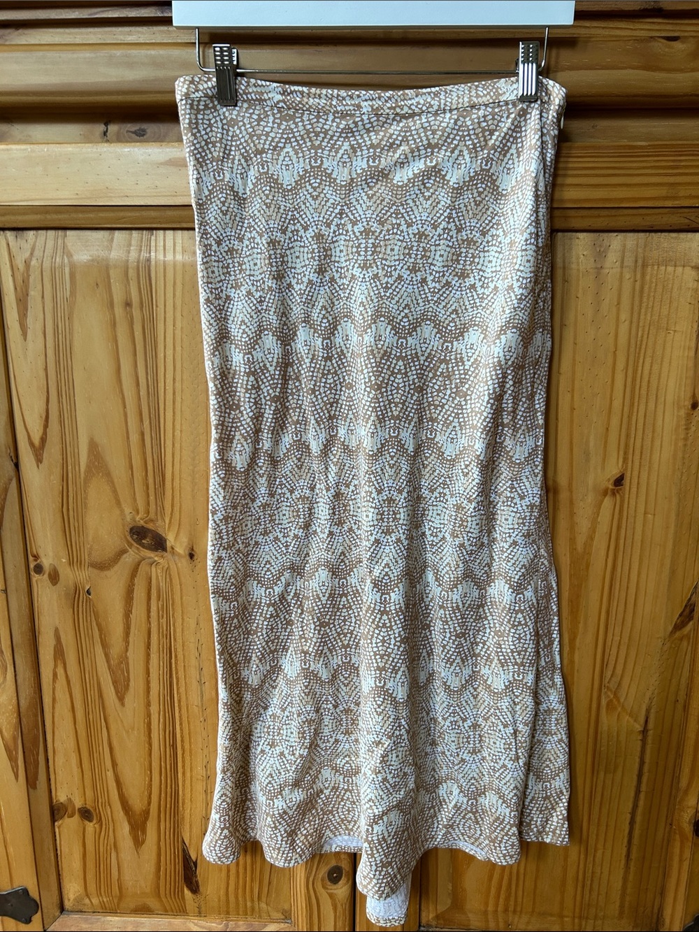 J. McLaughlin Tan White Geometric Print Rayon Midi Skirt Boho Flowy A-Line